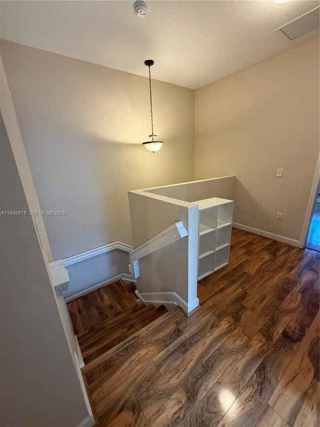 Building Photo - 20715 NE 10th Ct