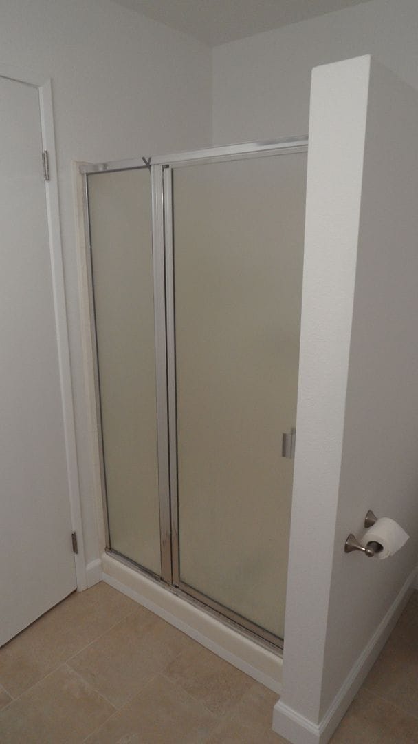 Building Photo - End-Unit 3BR 2.5BA Townhome w/ 2 Car Attached Garage