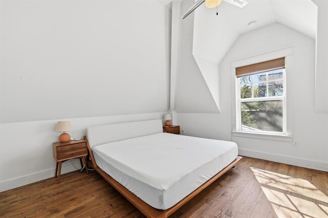 Building Photo - 3203 Locke Ln