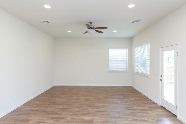 Building Photo - 7309 Coit Rd