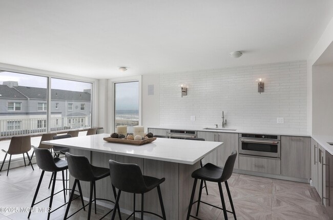 Building Photo - 675 Ocean Ave N