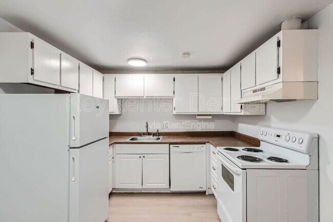 Building Photo - 65 N Clarkson St