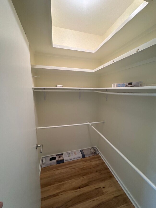 Building Photo - ? Special Offer: Apply and be approved by December 27, 2025, and receive ½ off the first month’s ...