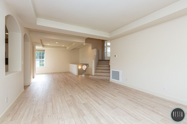 Building Photo - MODERN ELEGANCE IN A TRANQUIL SETTING 4BD/...