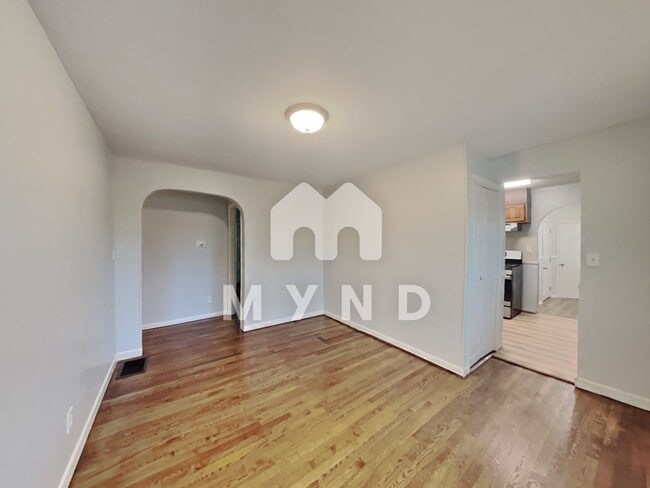 Building Photo - 896 Harwell Rd NW