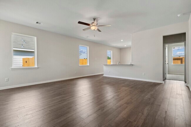 Building Photo - 15858 Berry Hl Dr
