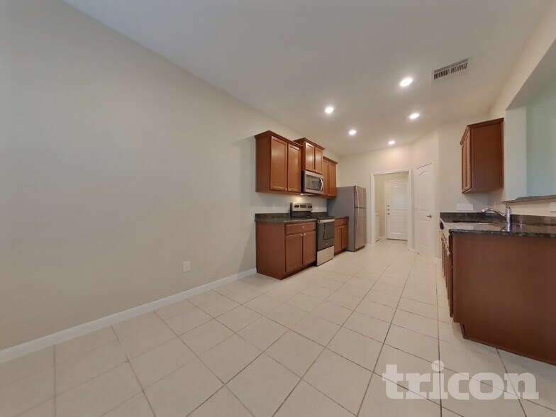 Building Photo - 401 Palomino Stand Dr