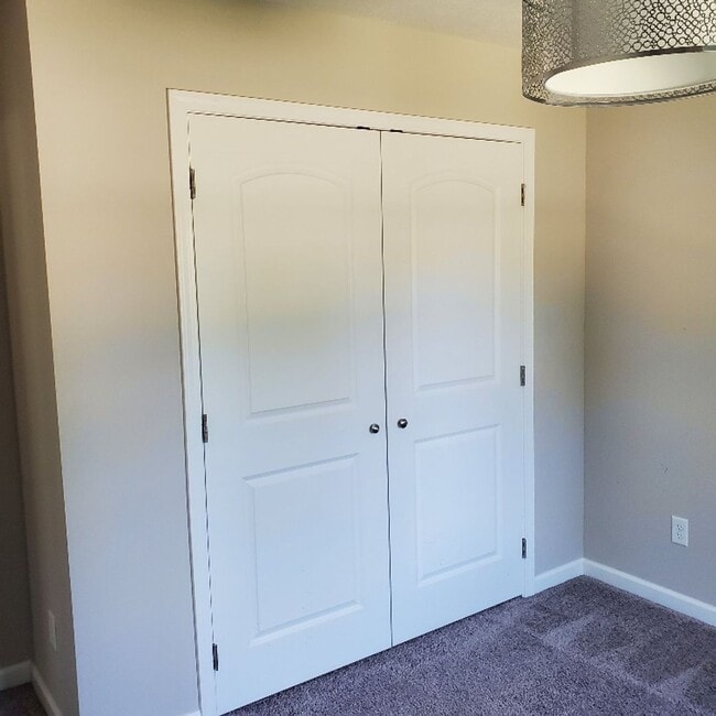 Building Photo - 3 Bed Room House For Rent