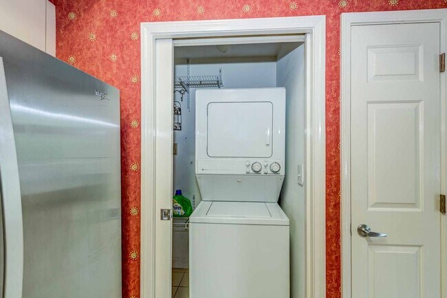 Building Photo - 2161 Peachtree Rd