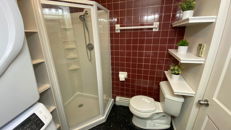 Bath/Laundry Room - 154 Beach St