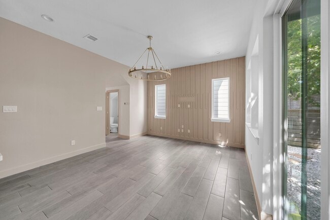 Building Photo - 9551 Neuens Rd
