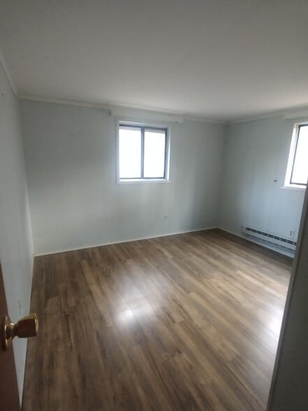 Building Photo - 418 Mercury Dr