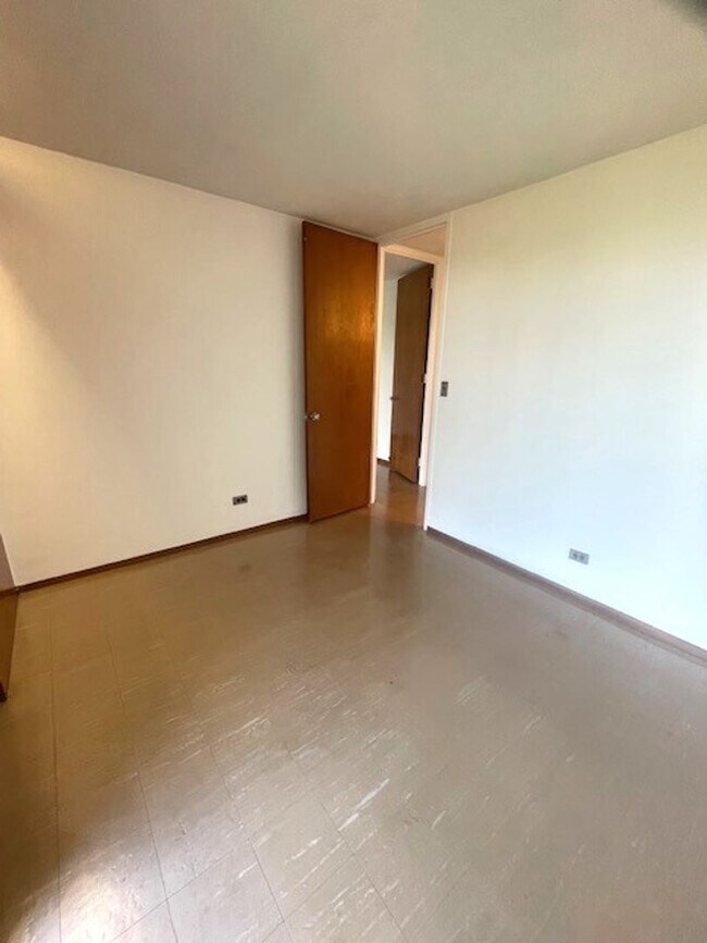 Building Photo - QEG0840K