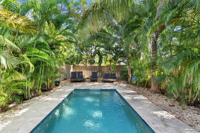 Building Photo - 2221 Florida Blvd