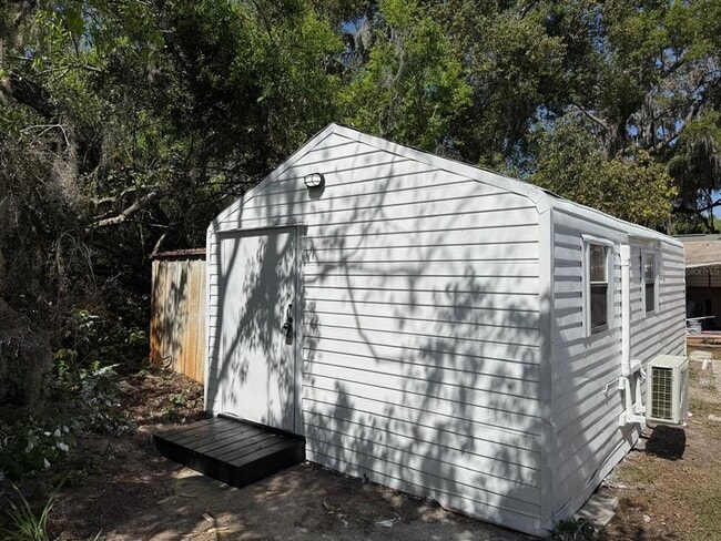 Primary Photo - 17011 Bay Ave