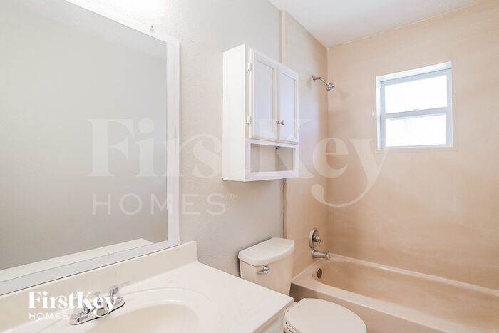 Building Photo - 3007 Becket St