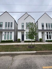 Building Photo - 2414 Gray St