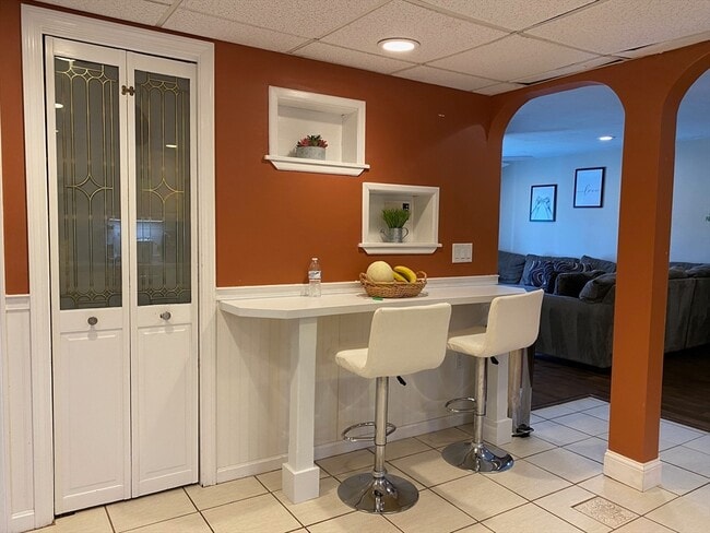 Building Photo - 4 Shadowbrook Ln