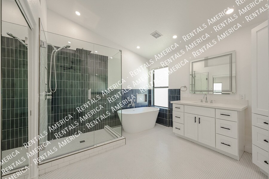 Building Photo - 4812 E Aire Libre Ave