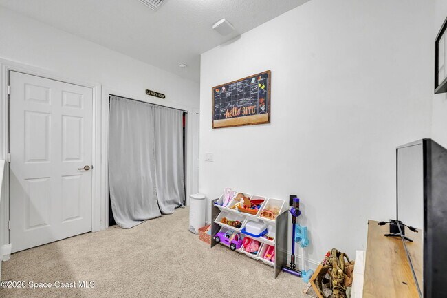 Building Photo - 1445 Isabella Dr