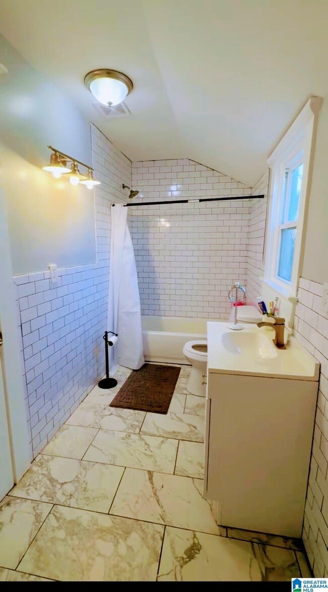 Building Photo - 7818 6th Ave S