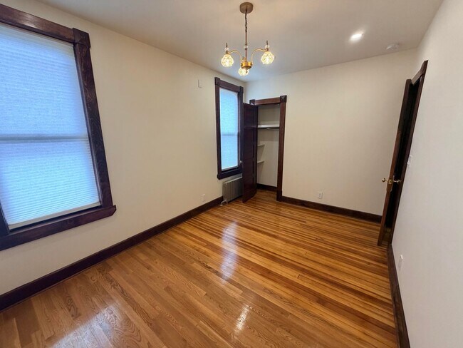 Building Photo - 153 Myrtle Ave
