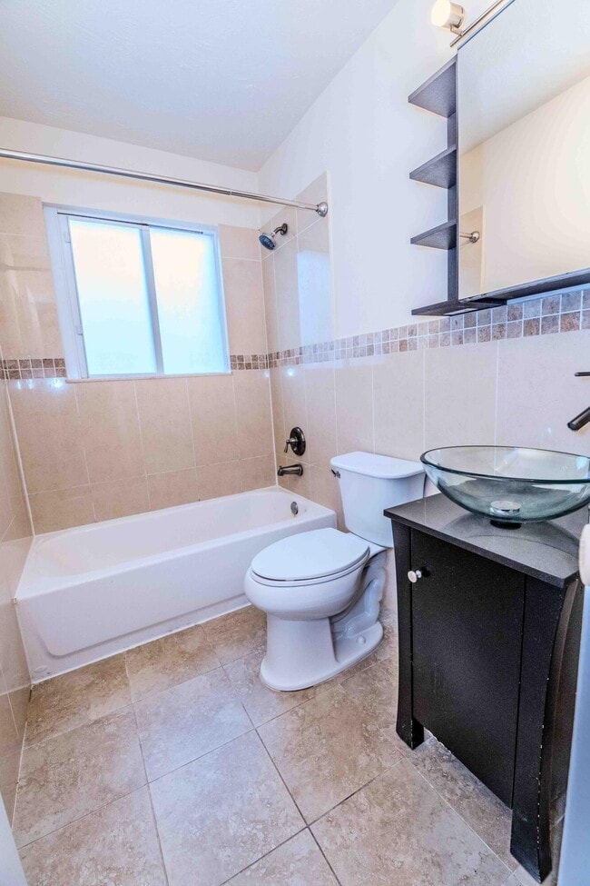 Building Photo - 8111 Cedar Hollow Ln