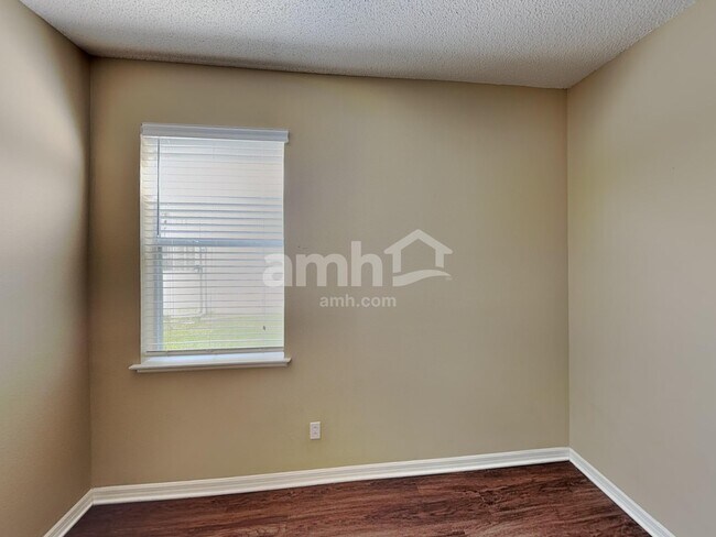 Building Photo - 1714 Cedar Lake Dr