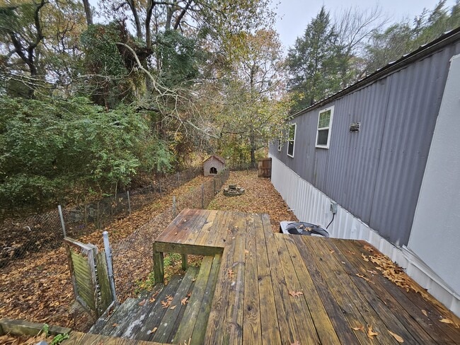 Building Photo - 118 Oakridge Dr