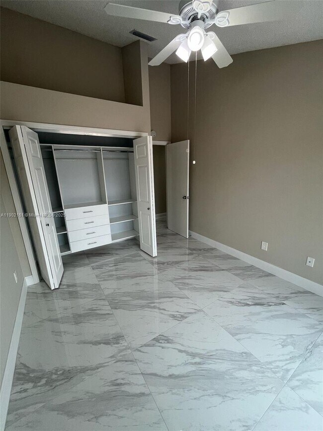 Building Photo - 5416 Eagle Lake Dr