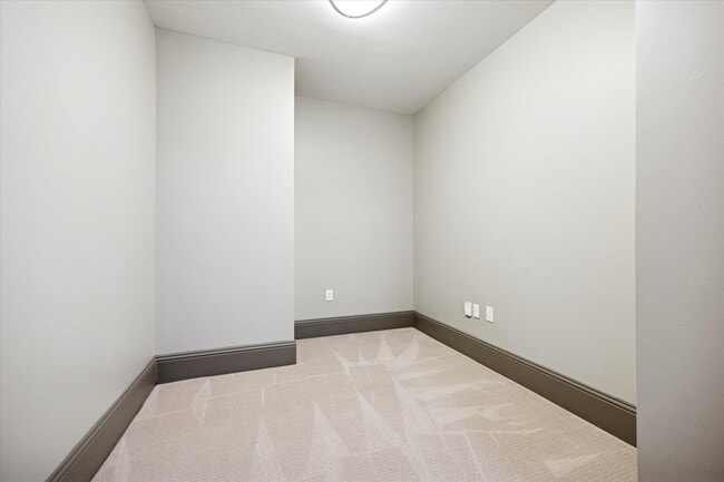 Building Photo - 9870 Gaylord Dr