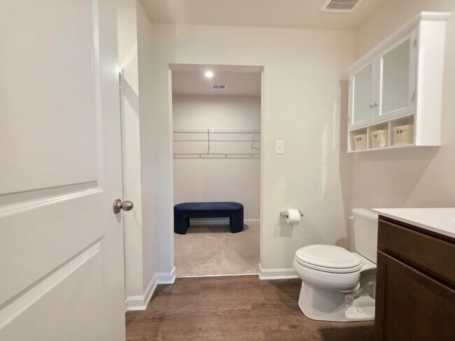 Building Photo - 38493 Barberry St