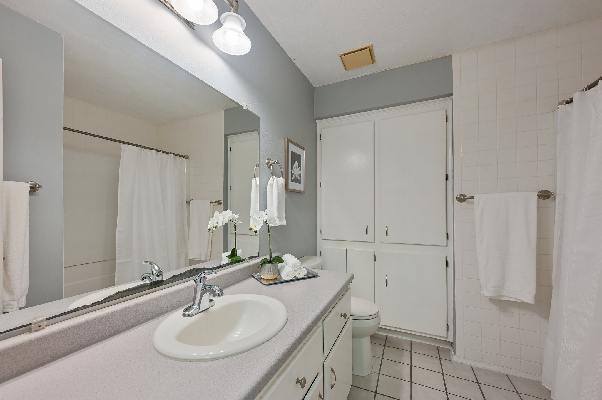 Building Photo - 1902 Dartmouth St