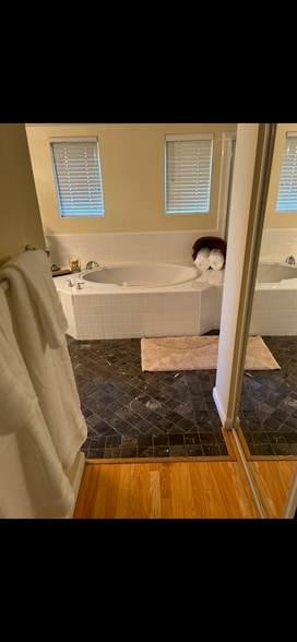 Building Photo - 7507 Graystone Dr