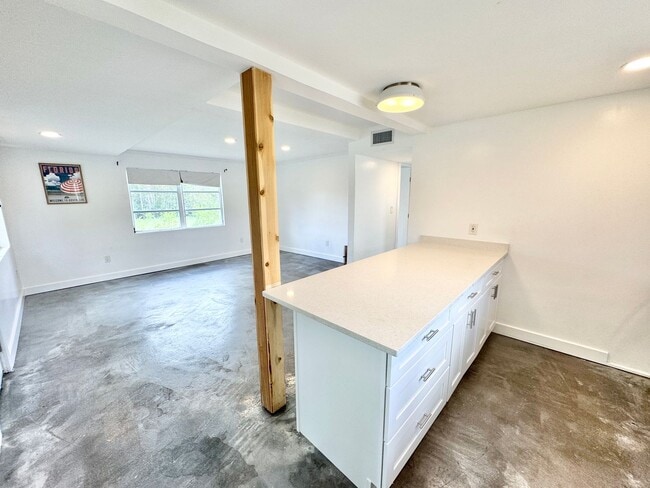 Building Photo - 27625 Riverdale Ln