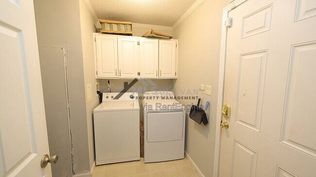 Building Photo - 1610 Marly Dr
