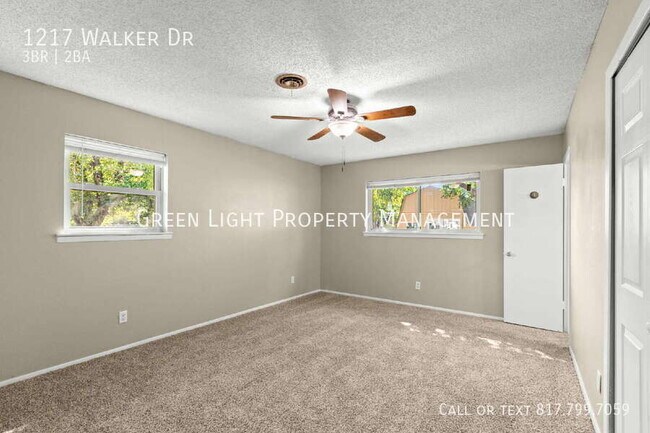 Building Photo - 1217 Walker Dr