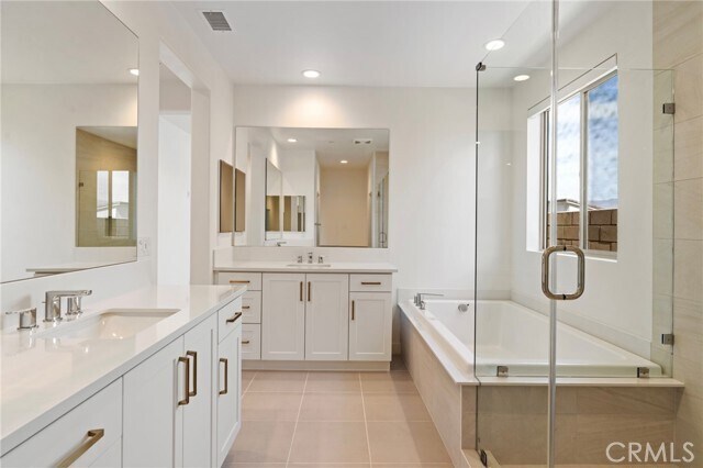 Building Photo - 74356 Nichols Dr