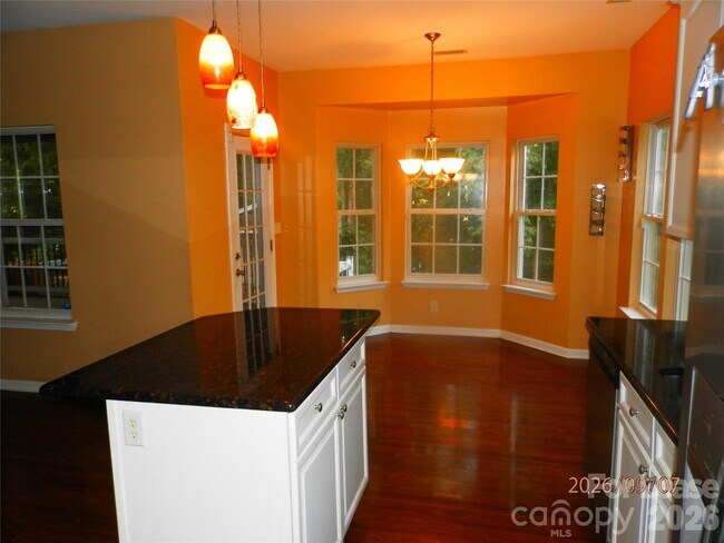 Building Photo - 7910 Kingston Dr