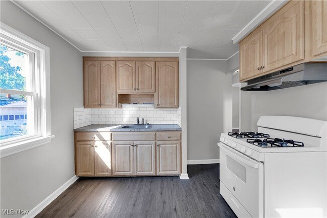 Building Photo - 2703 Hearthstone Rd