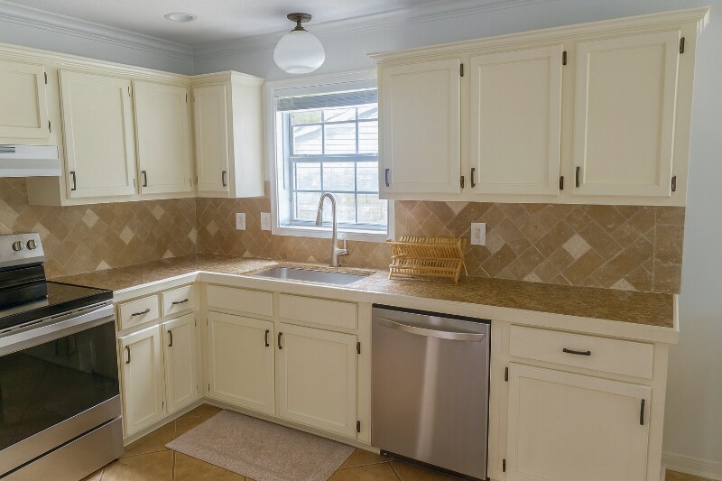 Building Photo - 103 Sandhurst Cir