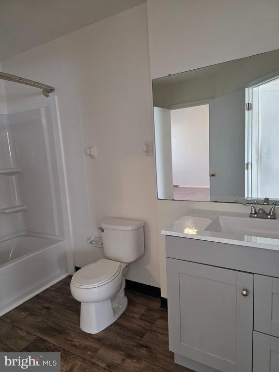 Building Photo - 529 Schooner Way