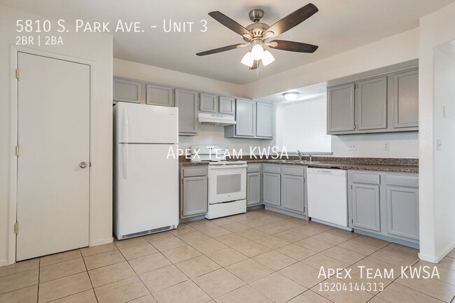 Building Photo - $1150- 2 Bed | 1.5 Bath Townhome Unit with...