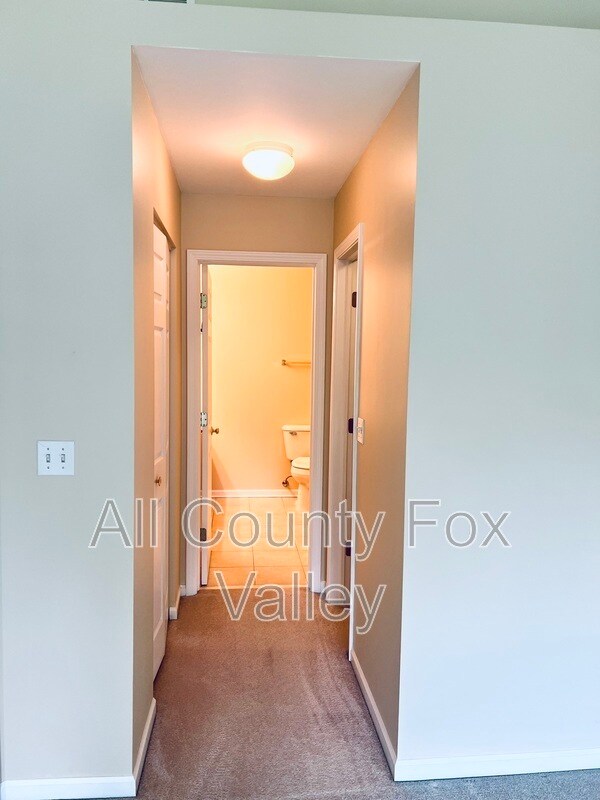 Building Photo - 1844 Crenshaw Cir