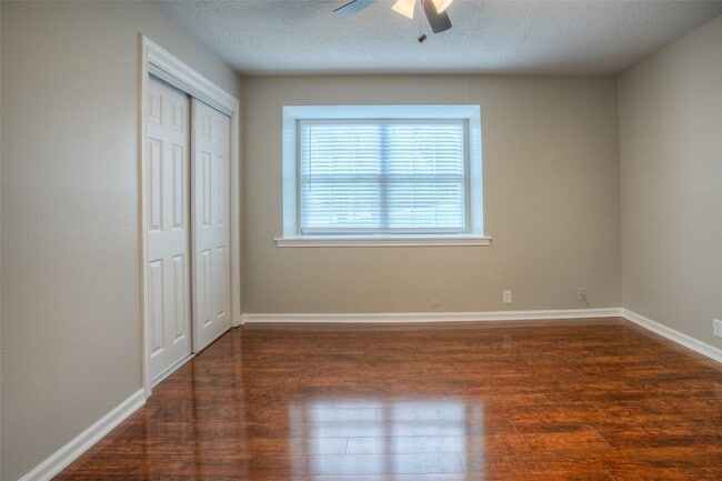 Building Photo - 6016 Teas Nursery Rd