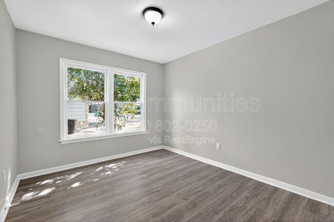 Building Photo - 709 S 7th St