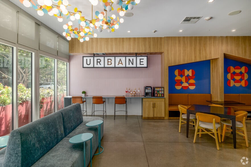 Clubhouse - Urbane