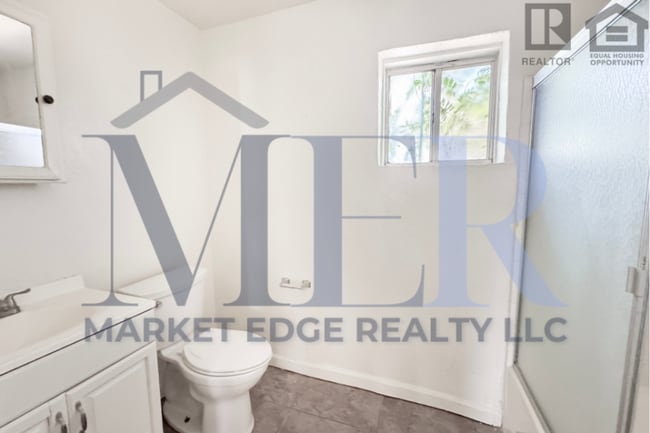 Building Photo - 2Bed/1Bath House 24th St/Thomas Rd! NO CREDIT, NO BACKGROUND, NO RENTAL HISTORY CHECK!