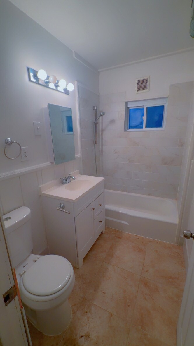 Building Photo - 176 W Delavan Ave