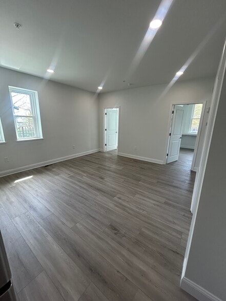 2 BEDROOM - Madison Monroe Apartments